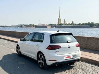 2019 Volkswagen Golf GTI VII Рестайлинг, белый, 2100000 рублей, вид 4