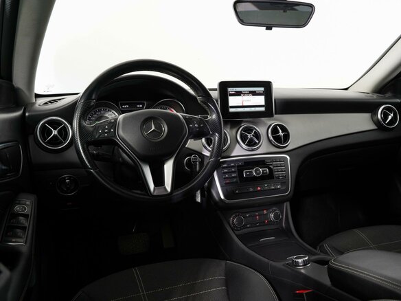 2013 Mercedes-Benz CLA 200 I (C117, X117), серебристый, 1374000 рублей - вид 5