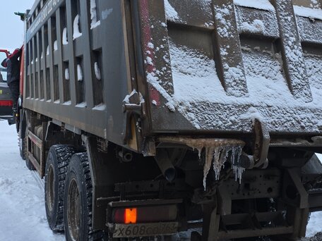 2022 Sinotruk Howo ZZ3407, красный, 3346100 рублей, вид 2