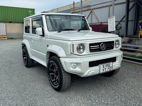2023 Suzuki Jimny Sierra IV, белый, 2399000 рублей, вид 1