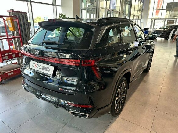 2024 Changan CS75 Plus III, чёрный, 4029900 рублей - вид 4