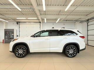 2018 Toyota Highlander III (XU50) Рестайлинг, белый, 4199000 рублей, вид 3