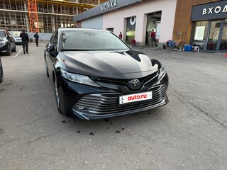 2018 Toyota Camry VII (XV50) Рестайлинг 2, чёрный, 2130000 рублей, вид 3