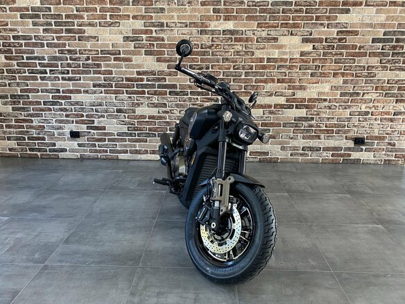 2026 QJMotor SRV 600 V, чёрный, 699000 рублей