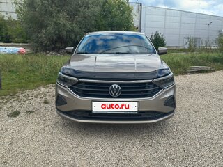 2022 Volkswagen Polo VI, коричневый, 1540000 рублей, вид 2