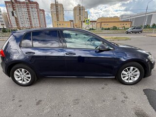 2013 Volkswagen Golf VII, синий, 890000 рублей, вид 3
