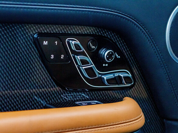 2021 Land Rover Range Rover IV Рестайлинг, серый, 7500000 рублей - вид 11