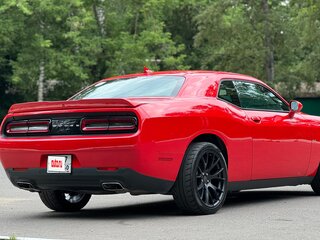 2017 Dodge Challenger III Рестайлинг 2, красный, 4000000 рублей, вид 5