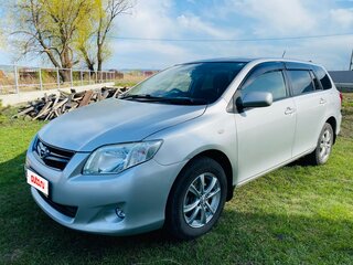 2010 Toyota Corolla Fielder X (E140, E150) Рестайлинг, серебристый, 920000 рублей, вид 1