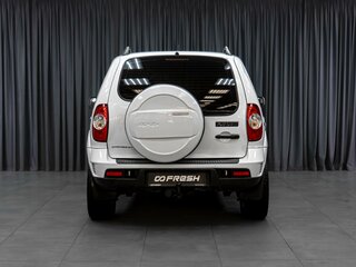 2016 Chevrolet Niva I Рестайлинг, белый, 589000 рублей, вид 4