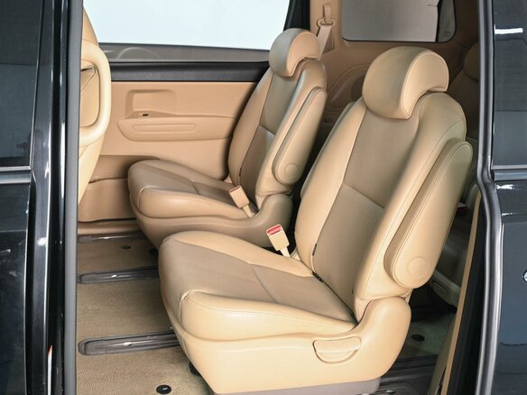 2018 Kia Carnival III, чёрный, 2749000 рублей - вид 9
