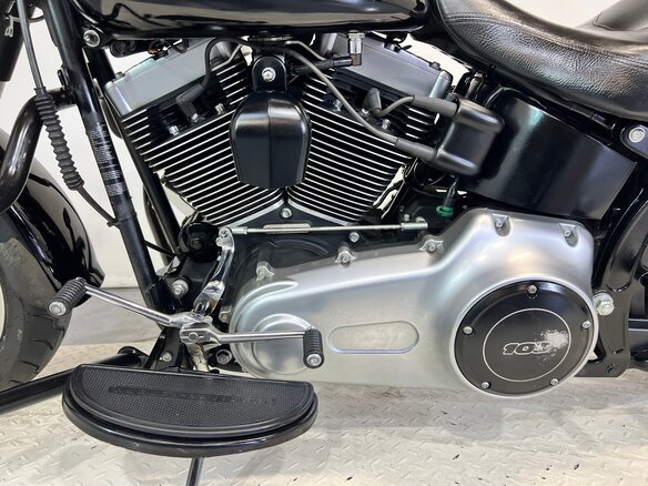 2012 Harley-Davidson Fat Boy, чёрный, 780000 рублей - вид 25