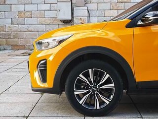 2023 Kia KX1, оранжевый, 1419000 рублей, вид 2