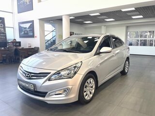 2014 Hyundai Solaris I Рестайлинг, серебристый, 1049900 рублей, вид 1