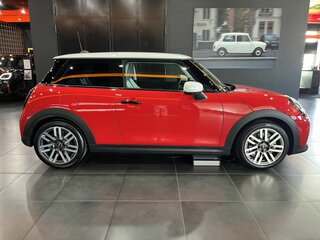 2024 Mini Hatch C IV (F65/F66/J01), красный, 4790000 рублей, вид 5