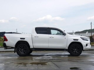 2023 Toyota Hilux VIII Рестайлинг 2, белый, 4680000 рублей, вид 4
