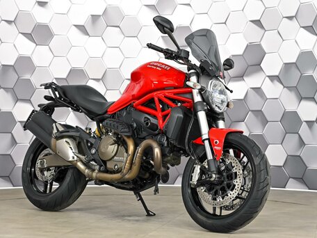 2015 Ducati Monster 821, красный, 549000 рублей, вид 1