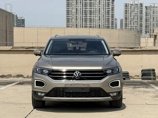 2023 Volkswagen T-Roc I Рестайлинг, серебристый, 1467000 рублей, вид 3