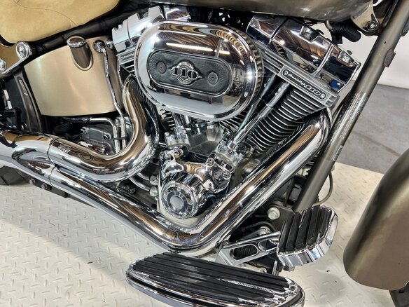 2012 Harley-Davidson CVO, бежевый, 980000 рублей - вид 18