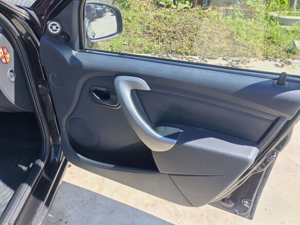 2011 Renault Sandero I, чёрный, 570000 рублей - вид 12