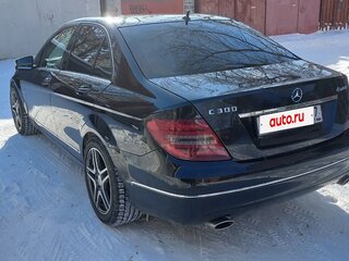 2012 Mercedes-Benz C-Класс 300 III (W204) Рестайлинг, чёрный, 1600000 рублей, вид 2