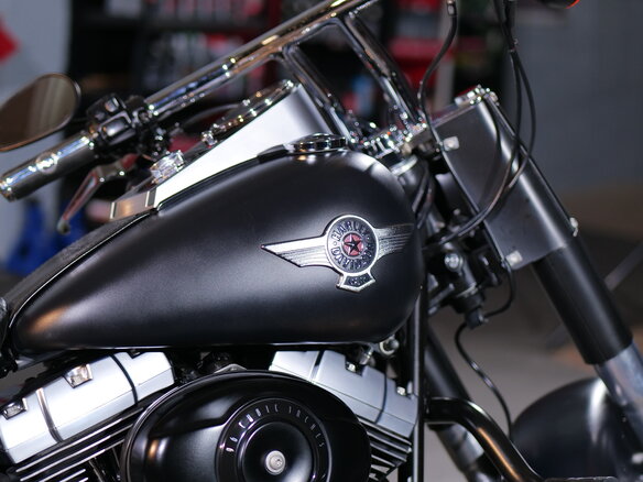2010 Harley-Davidson Fat Boy, чёрный, 1640000 рублей - вид 16