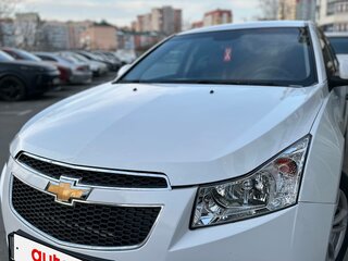 2010 Chevrolet Cruze I, белый, 700000 рублей, вид 3