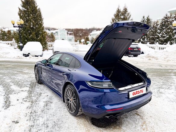2022 Porsche Panamera 4 II Рестайлинг, синий, 12900000 рублей - вид 10