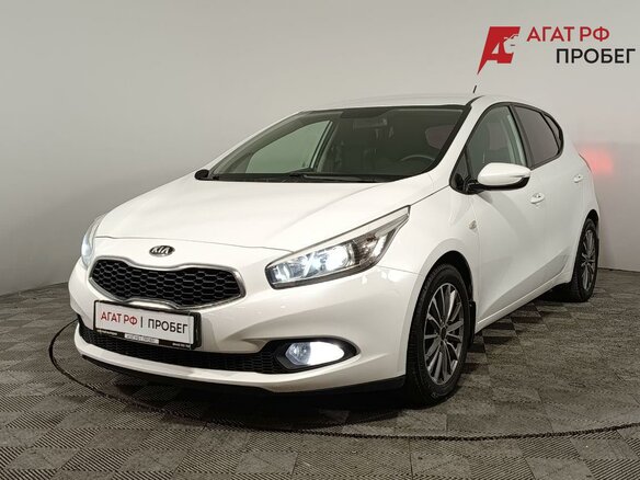 2015 Kia Ceed II, белый - вид 2