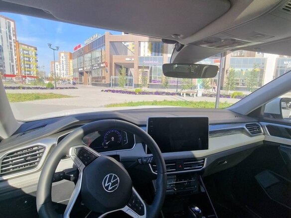 2023 Volkswagen Tayron I Рестайлинг, белый, 4350000 рублей - вид 2