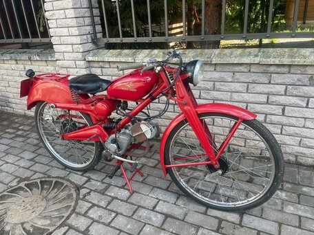 1954 Moto Guzzi 250 TS, красный, 380000 рублей, вид 4