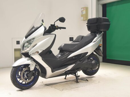 2022 Suzuki Burgman (SkyWave) 400, серебристый, 585000 рублей, вид 3