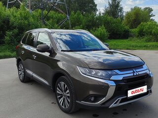 2019 Mitsubishi Outlander III Рестайлинг 3, коричневый, 1950000 рублей, вид 3