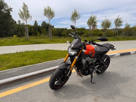 2014 Yamaha MT-09 (FZ-09), оранжевый, 749900 рублей, вид 1