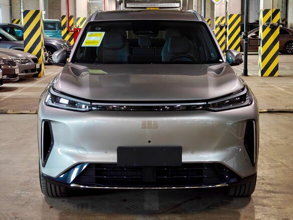 2026 Geely Galaxy M7, серый - вид 4
