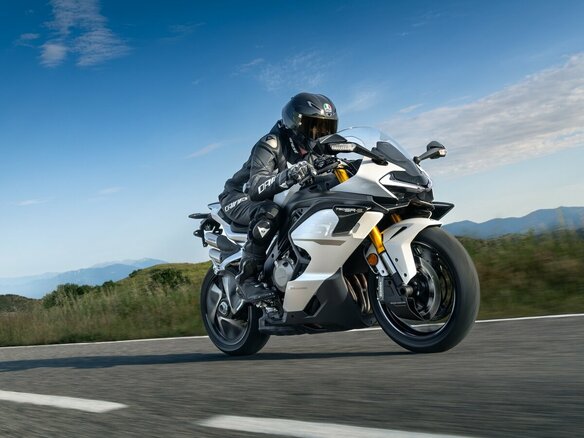2026 CFMoto 750SR-S, чёрный, 924900 рублей - вид 5