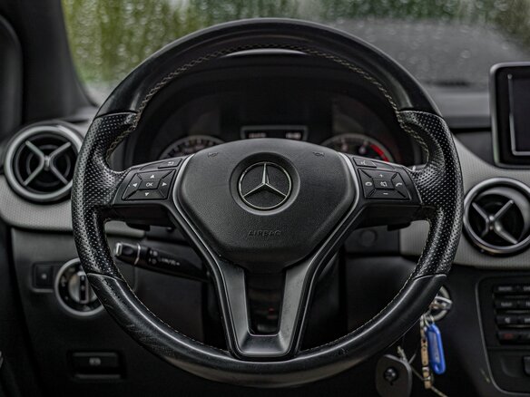 2014 Mercedes-Benz B-Класс 200 II (W246), белый - вид 6