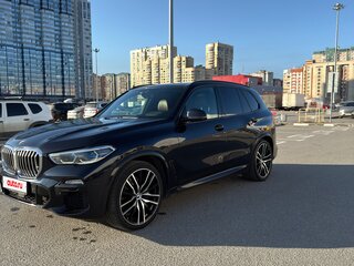 2019 BMW X5 50i IV (G05/G18), чёрный, 5699999 рублей, вид 3