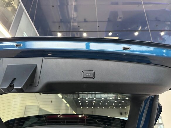 2023 Geely Monjaro I, синий, 2390000 рублей - вид 27