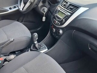 2012 Hyundai Solaris I, синий, 700000 рублей, вид 2