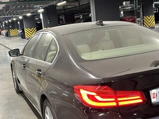 2019 BMW 5 серии 520i VII (G30/G31/G38), чёрный, 3400000 рублей, вид 3