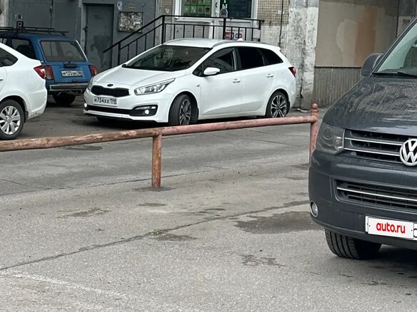 2015 Kia Ceed II Рестайлинг, белый, 1100000 рублей - вид 2