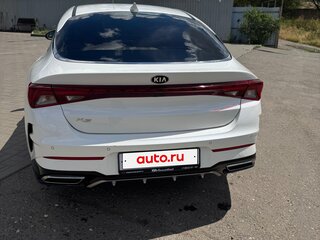 2021 Kia K5 III, белый, 2850000 рублей, вид 3