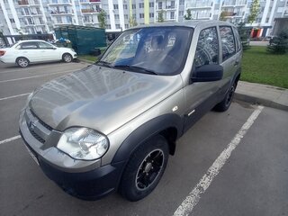 2015 Chevrolet Niva I Рестайлинг, серый, 570000 рублей, вид 1