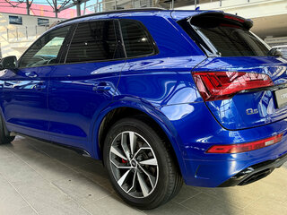 2021 Audi Q5 45 TFSI II (FY) Рестайлинг, синий, 3990000 рублей, вид 4