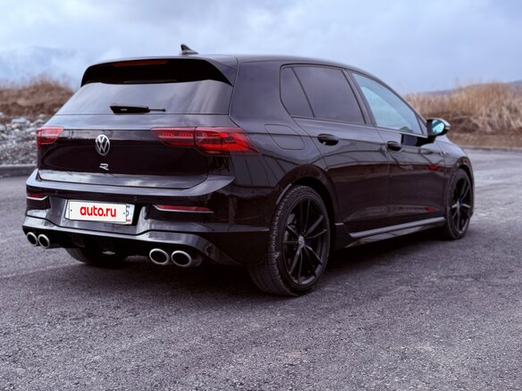 2021 Volkswagen Golf R VIII, чёрный - вид 2