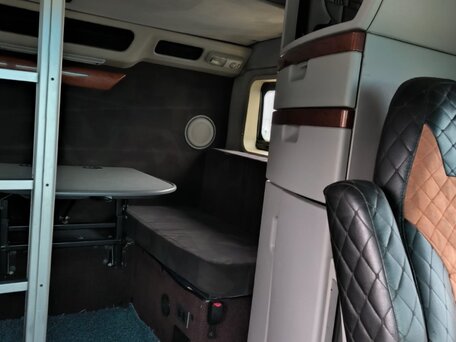 2009 Volvo NH, синий, 5500000 рублей, вид 5