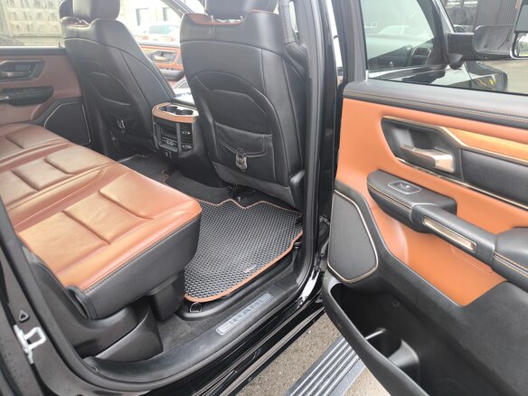 2022 Ram 1500 Quad Cab IV (DS/DJ), чёрный, 8050000 рублей - вид 11
