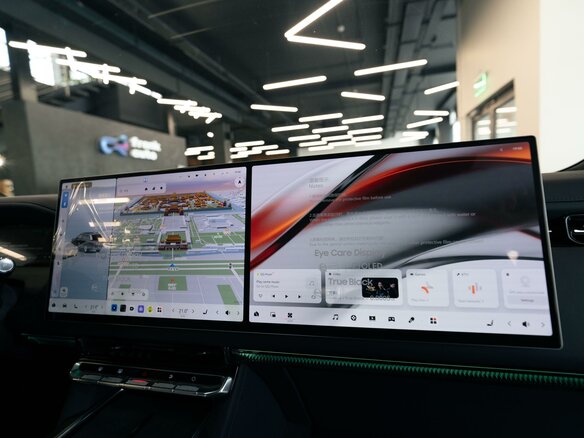 2025 Zeekr 9X 70 kWh, чёрный - вид 24