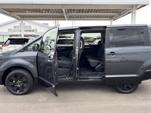 2023 Mitsubishi Delica D:5 I Рестайлинг, серый - вид 2